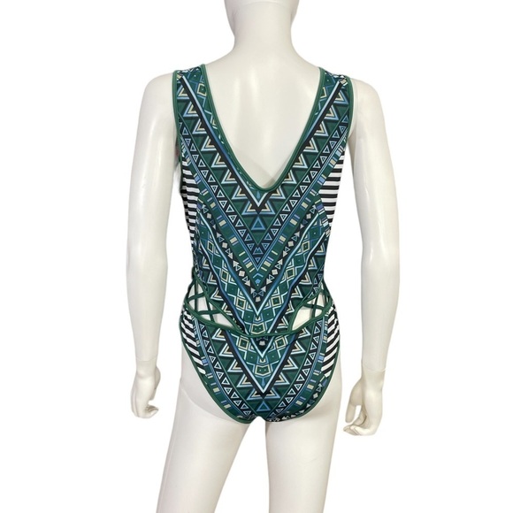Swimsuit Geometric Pattern
New - Picture 5 of 8